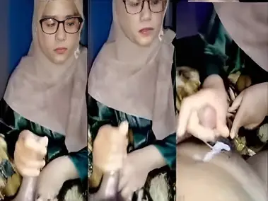 Bokep Dicoliin Bu Guru sampai Crot, Pelajaran Luar Kurikulum yang Tidak Terduga poster
